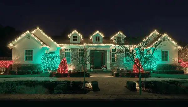 House with Classic Red and Green Lights